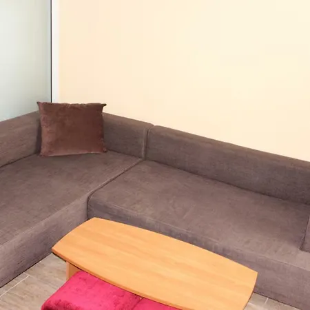 Complex Ruzh גולדן סנדס